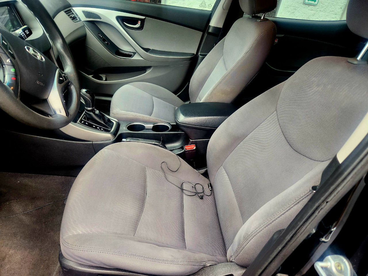 Hyundai Elantra SE 6AT 2015 Hyundai Elantra SE 6AT 2015