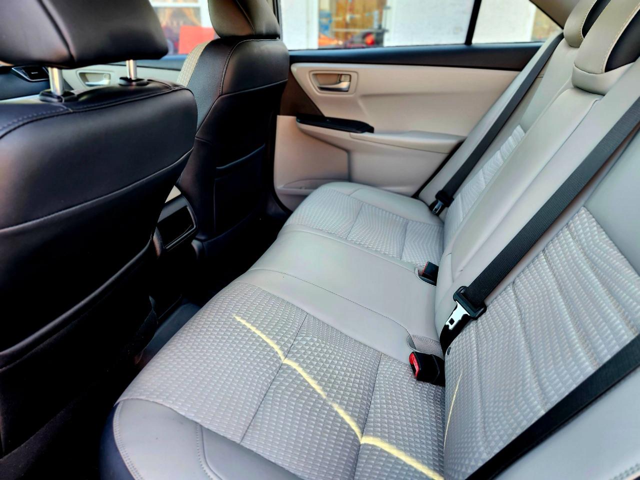 Toyota Camry 4dr Sdn I4 Auto XLE (Natl) 2015