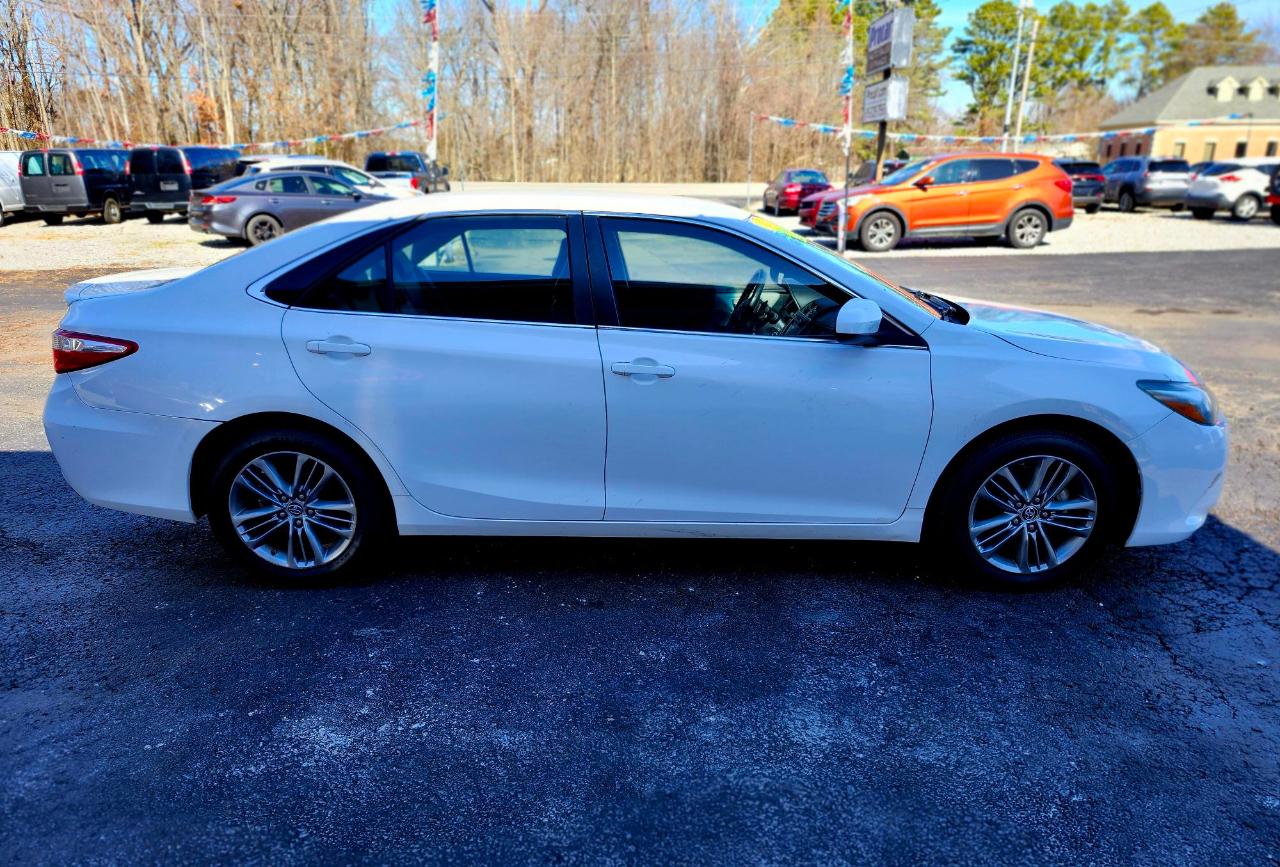 Toyota Camry 4dr Sdn I4 Auto XLE (Natl) 2015