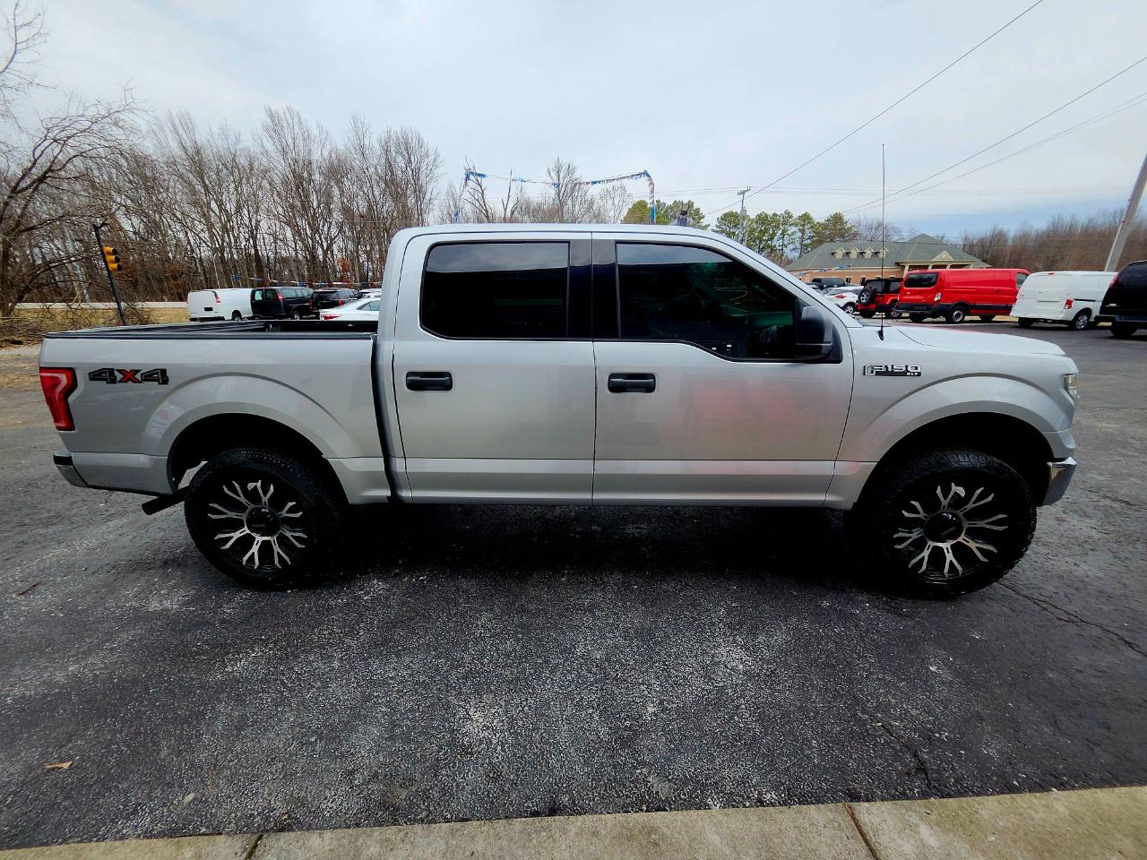 Ford F-150 4WD SuperCrew 145" XLT 2016