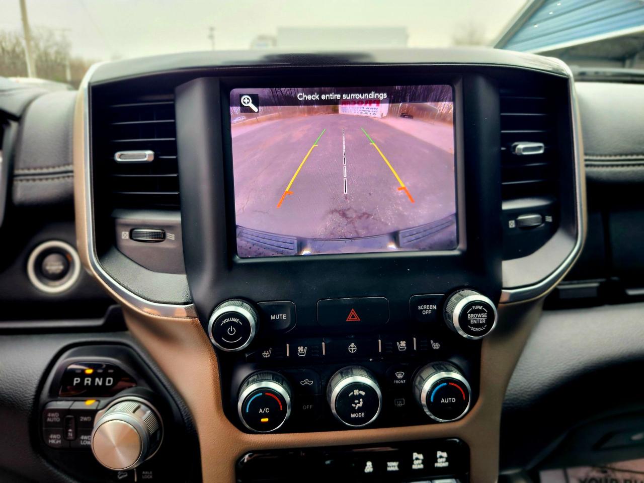 RAM 1500 Laramie 4x4 Crew Cab 5'7" Box 2019