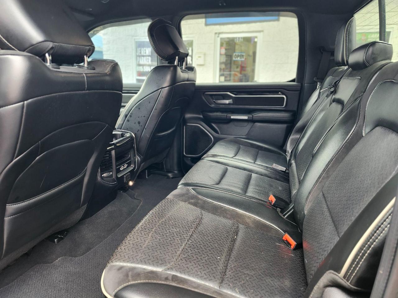 RAM 1500 Laramie 4x4 Crew Cab 5'7" Box 2019