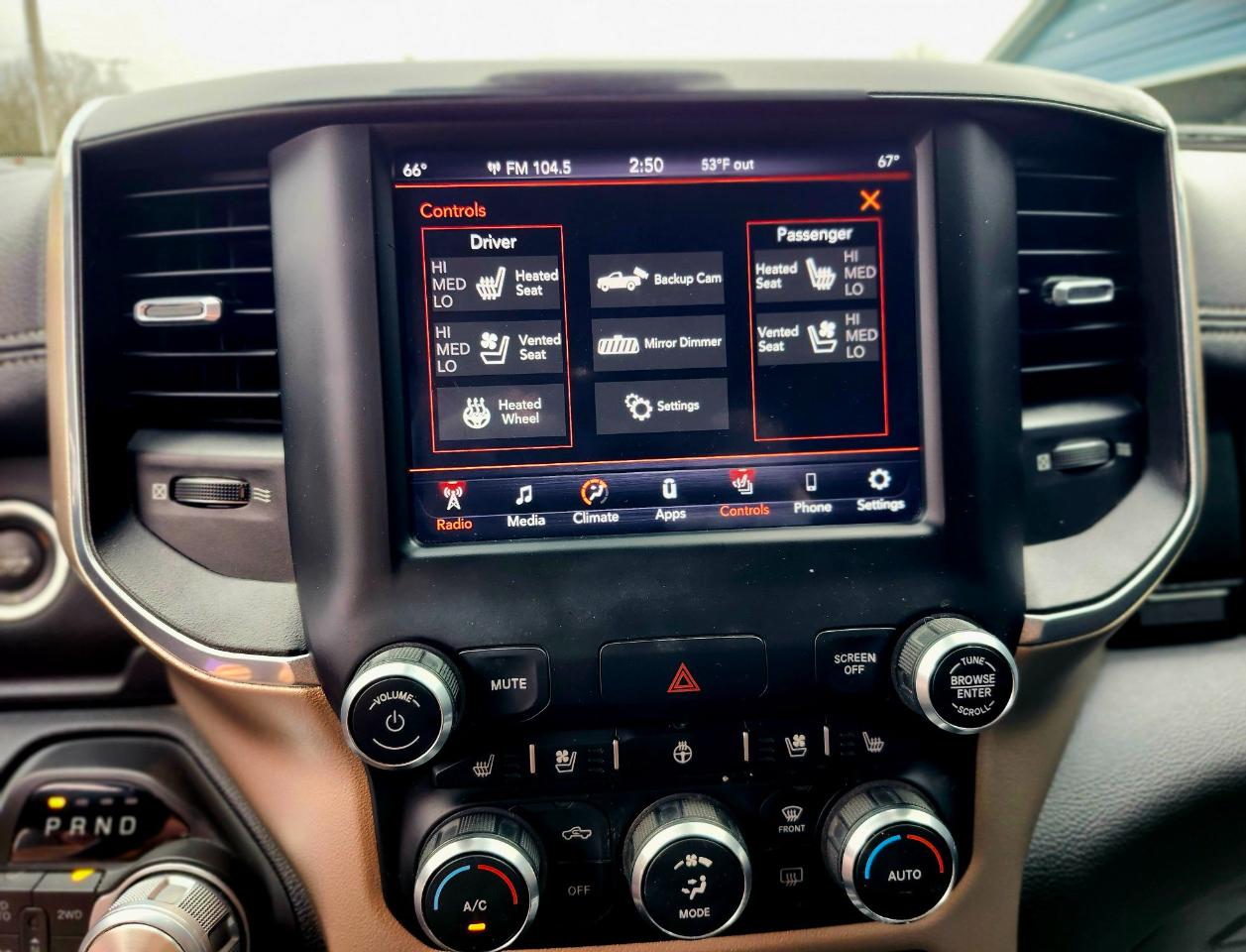 RAM 1500 Laramie 4x4 Crew Cab 5'7" Box 2019