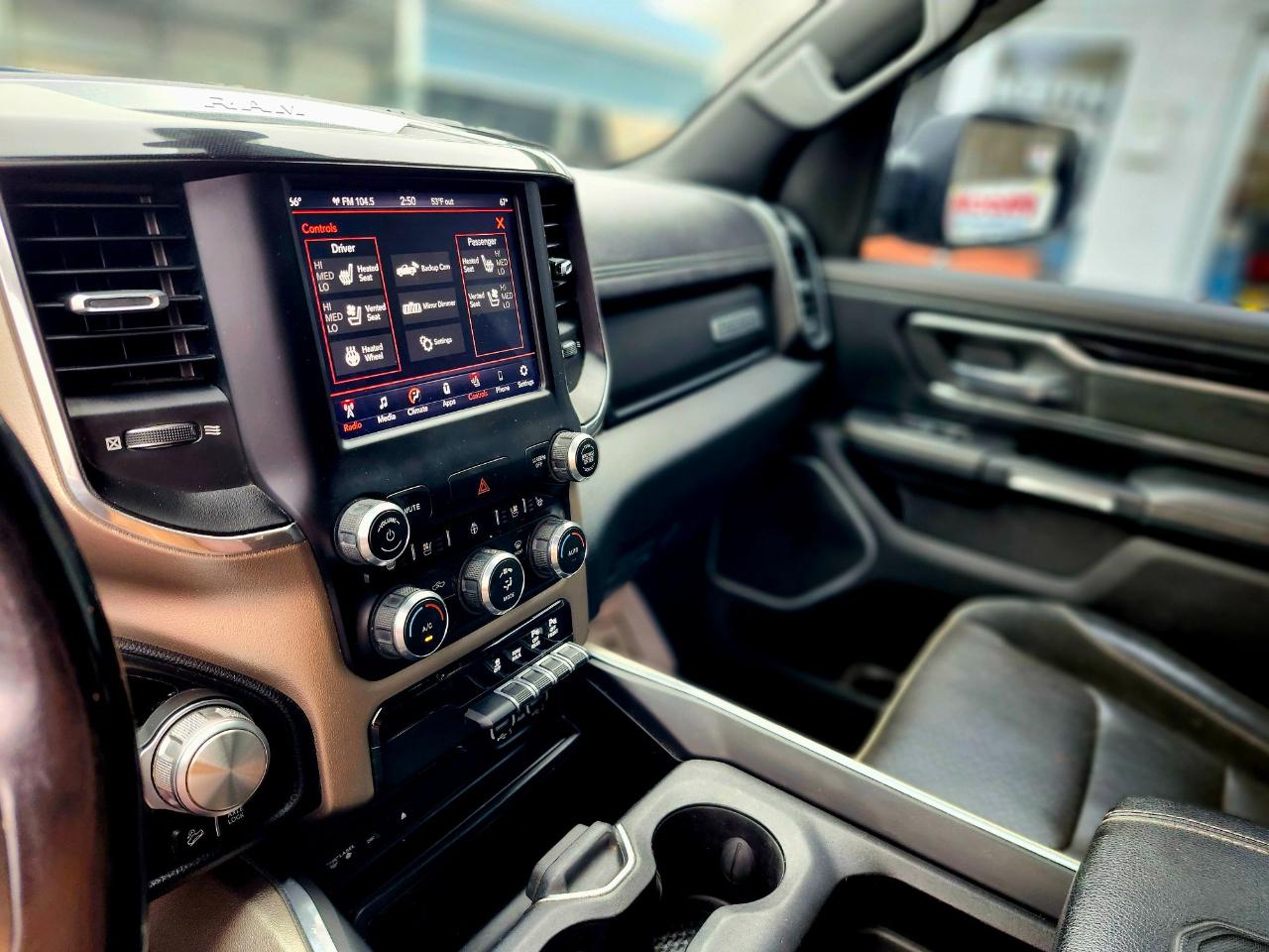 RAM 1500 Laramie 4x4 Crew Cab 5'7" Box 2019