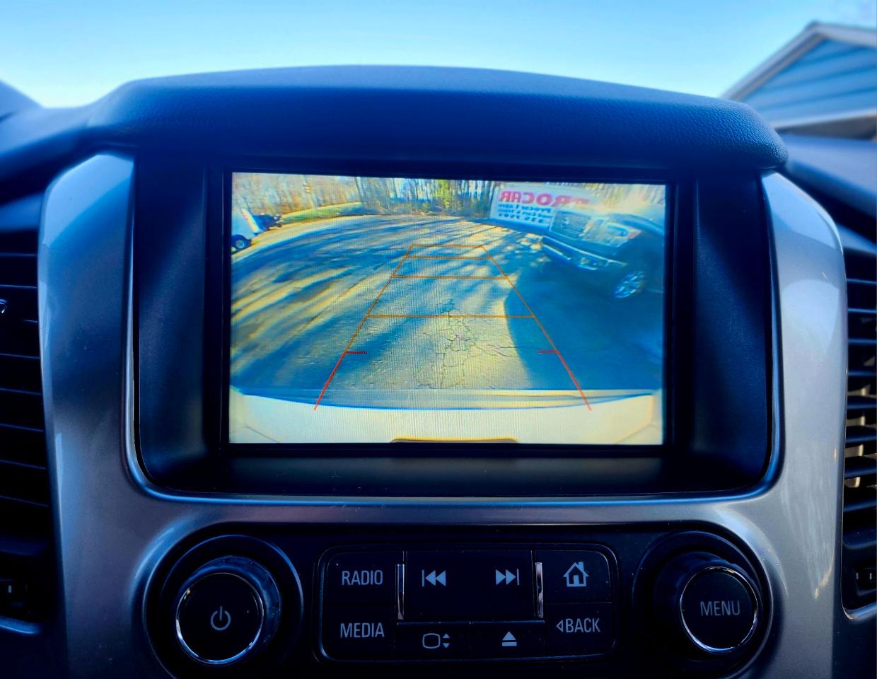 Chevrolet Suburban 4WD 4dr 1500 LT 2019