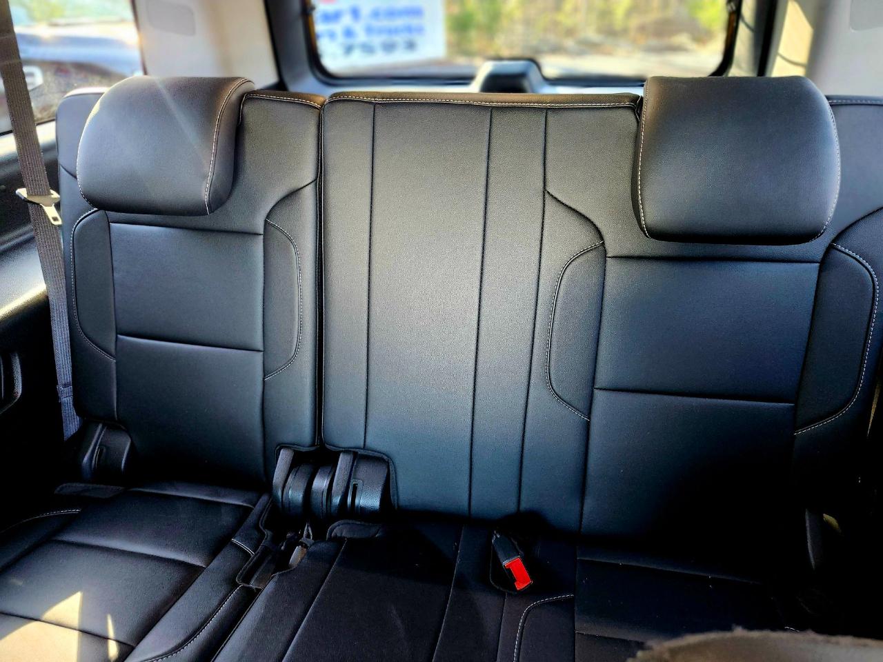 Chevrolet Suburban 4WD 4dr 1500 LT 2019