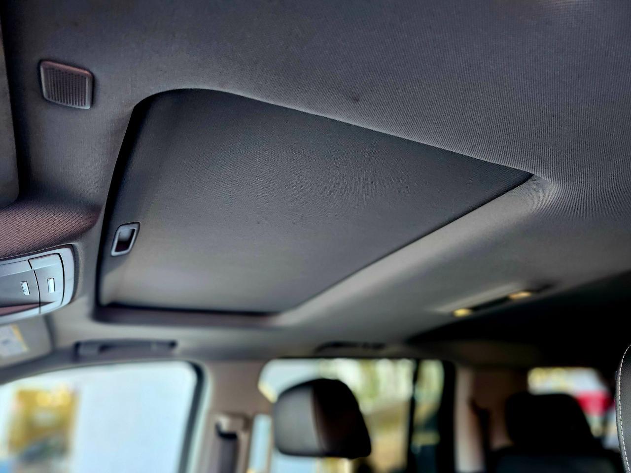 Chevrolet Suburban 4WD 4dr 1500 LT 2019