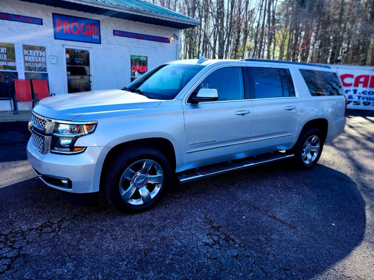 Chevrolet Suburban 4WD 4dr 1500 LT 2019