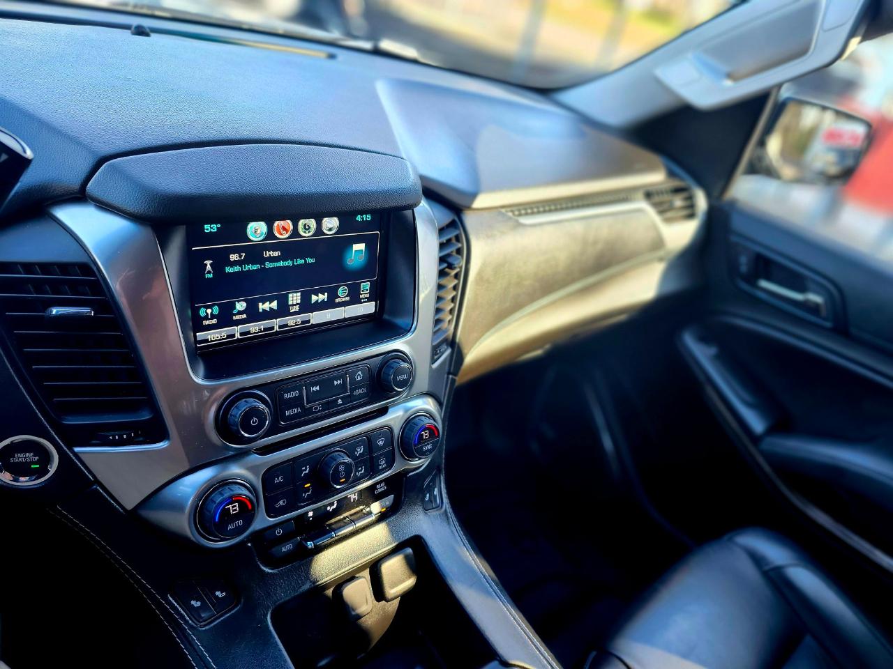 Chevrolet Suburban 4WD 4dr 1500 LT 2019