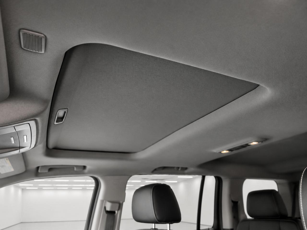 Chevrolet Suburban 4WD 4dr 1500 LT 2019