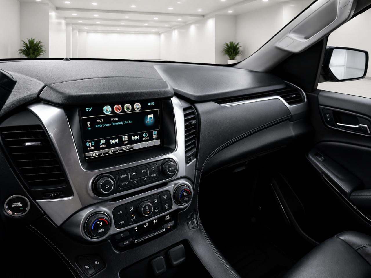 Chevrolet Suburban 4WD 4dr 1500 LT 2019