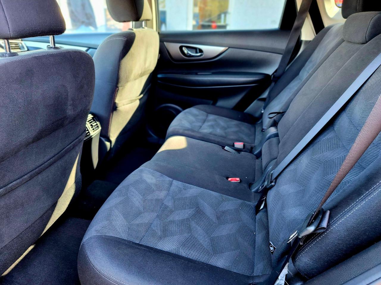 Nissan Rogue AWD 4dr SV 2016