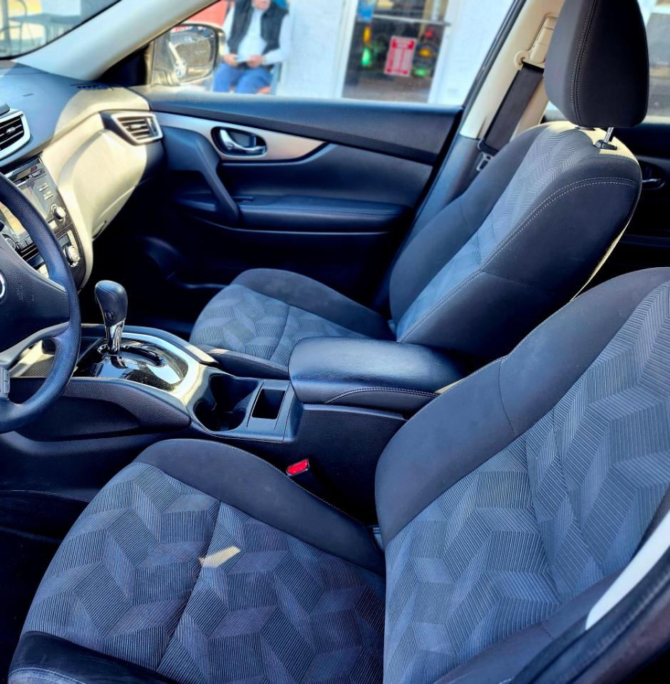 Nissan Rogue AWD 4dr SV 2016