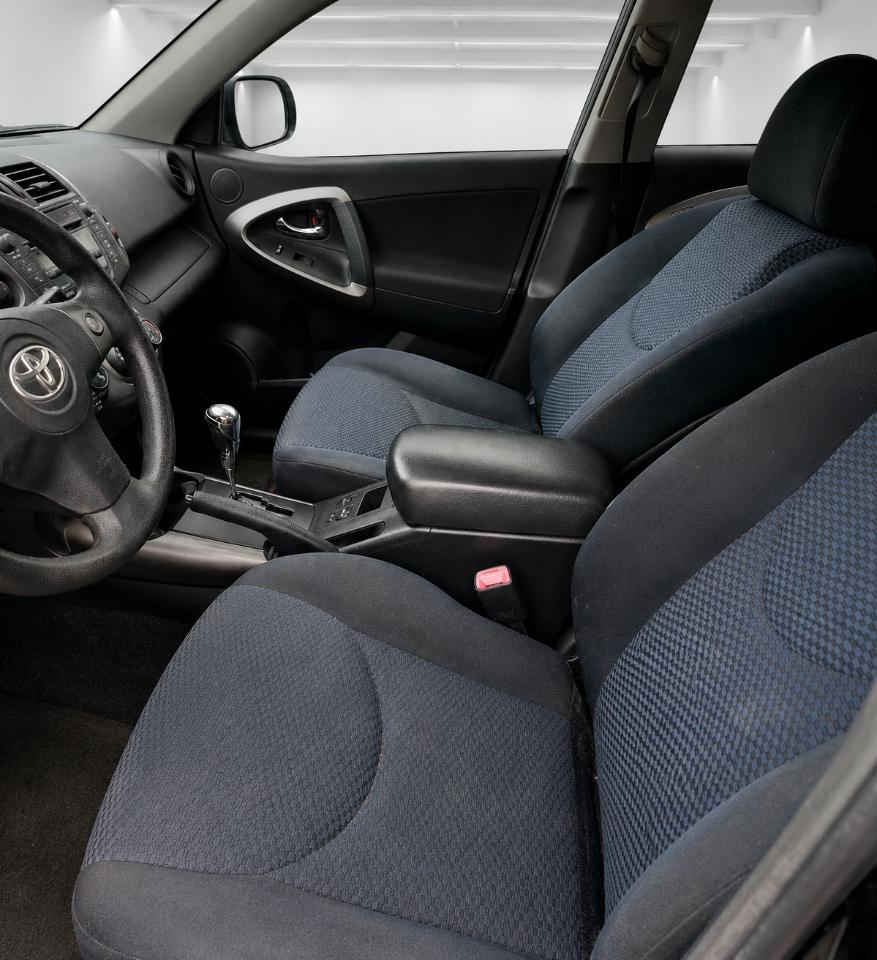 Toyota RAV4 Sport I4 4WD 2011