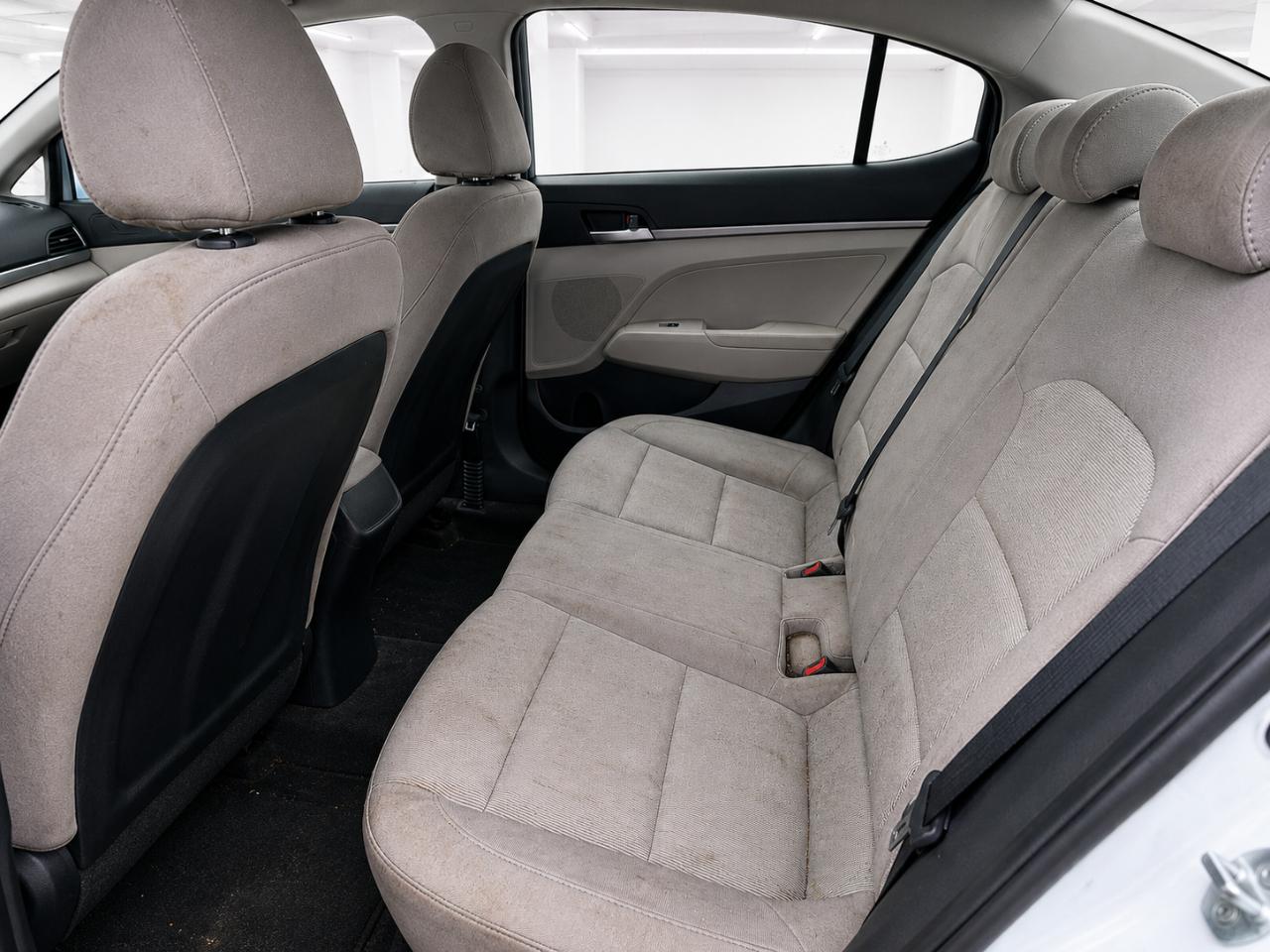 Hyundai Elantra SE 6AT 2017
