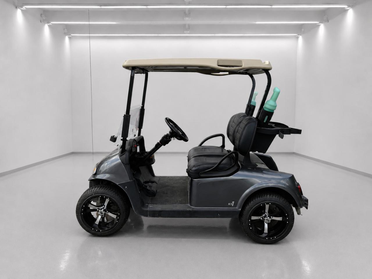 EZ-GO Golf Cart  2023