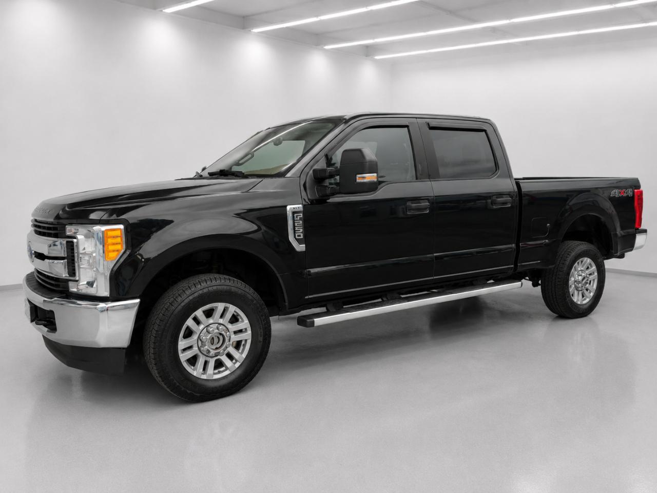 Ford F-250 SD XLT Crew Cab 4WD 2017