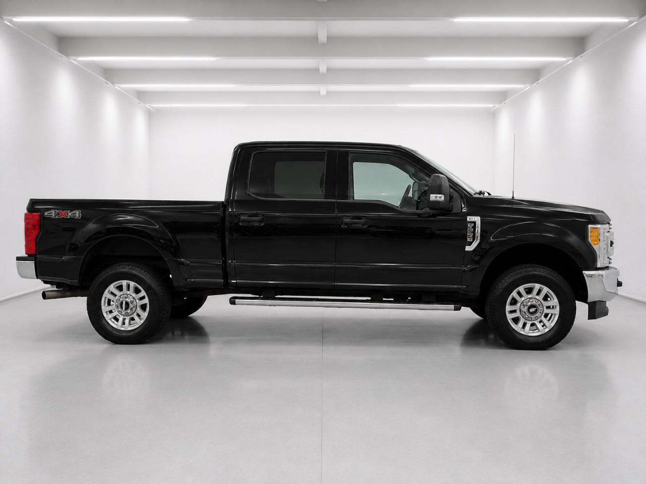 Ford F-250 SD XLT Crew Cab 4WD 2017