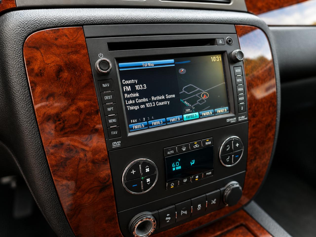 Chevrolet Suburban LTZ 1500 4WD 2012