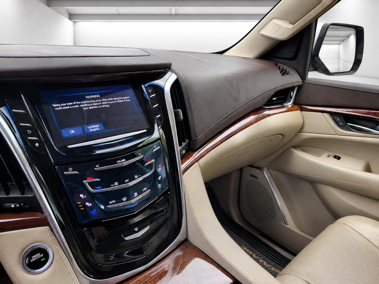 Cadillac Escalade ESV 2WD Premium 2016