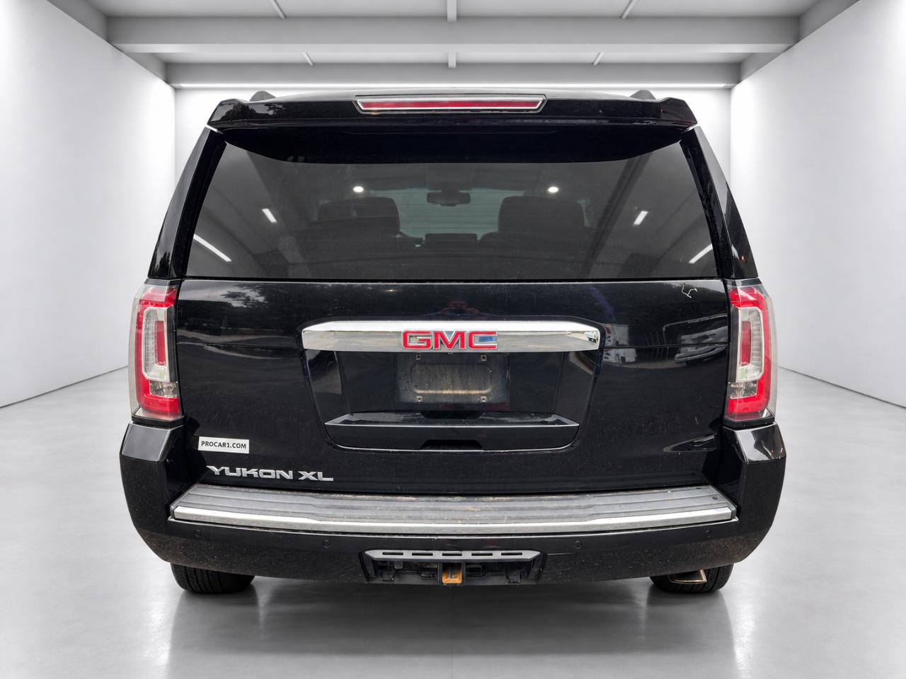 GMC Yukon Denali XL 4WD 2015