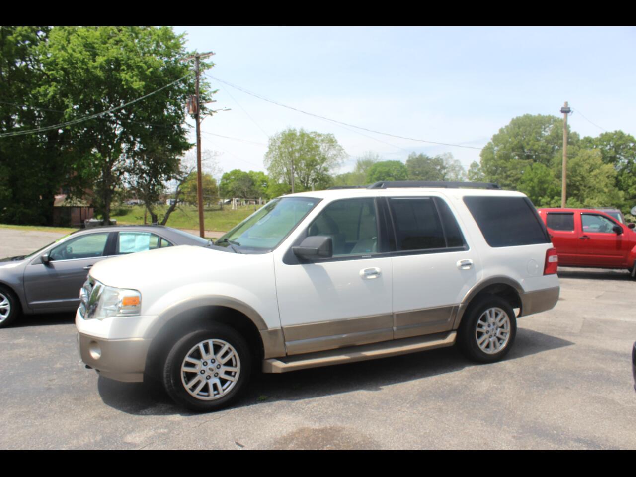 Ford Expedition 119" WB XLT 4WD 2011