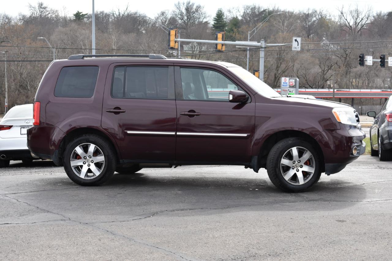 Honda Pilot Touring 4WD 5-Spd AT with DVD 2013
