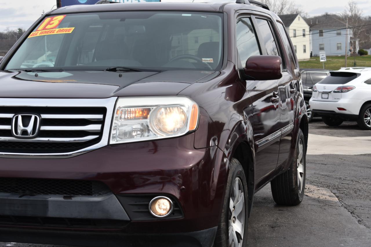 Honda Pilot Touring 4WD 5-Spd AT with DVD 2013
