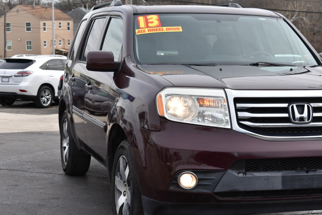 Honda Pilot Touring 4WD 5-Spd AT with DVD 2013