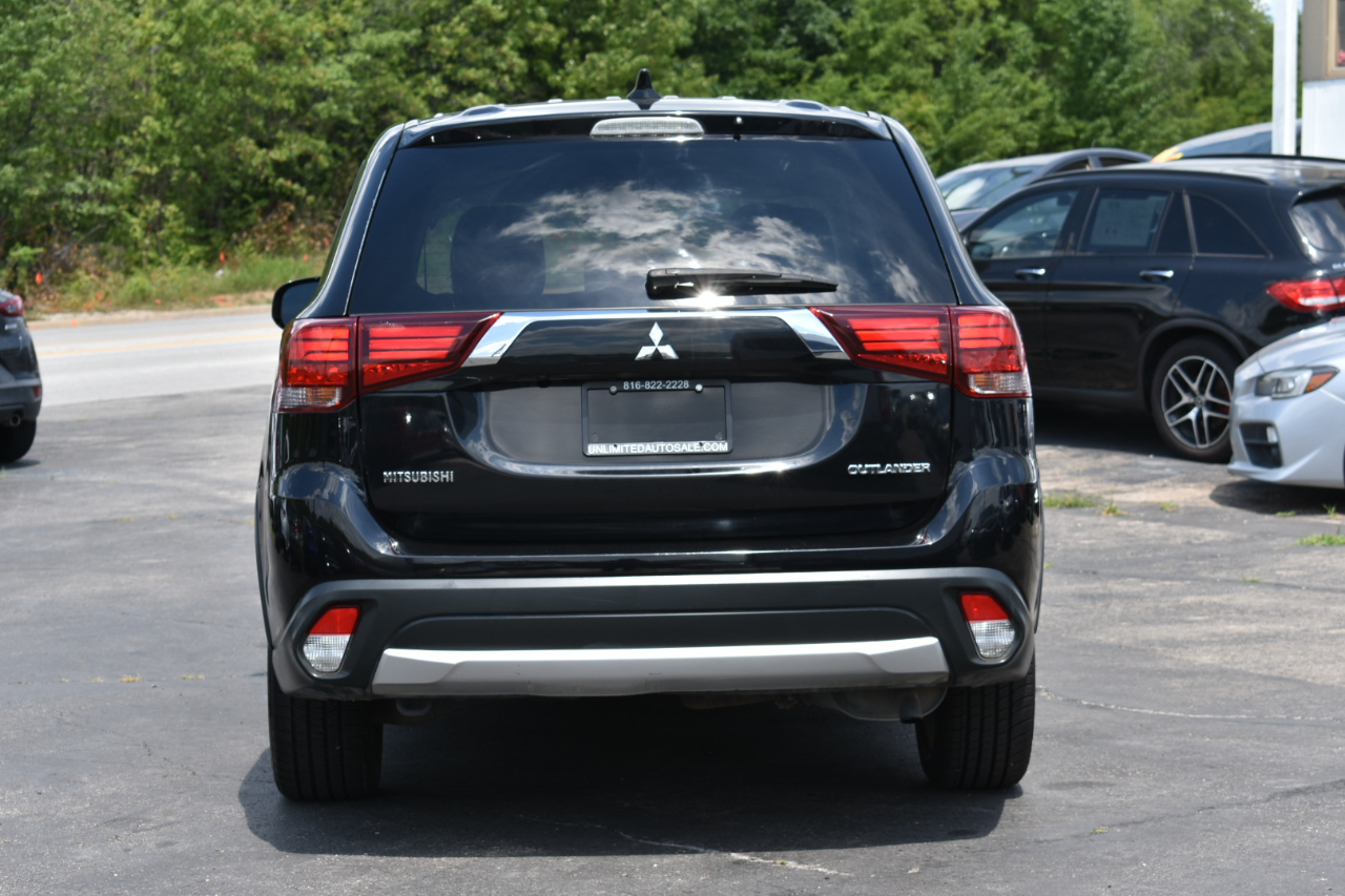 Mitsubishi Outlander ES 2WD 2018