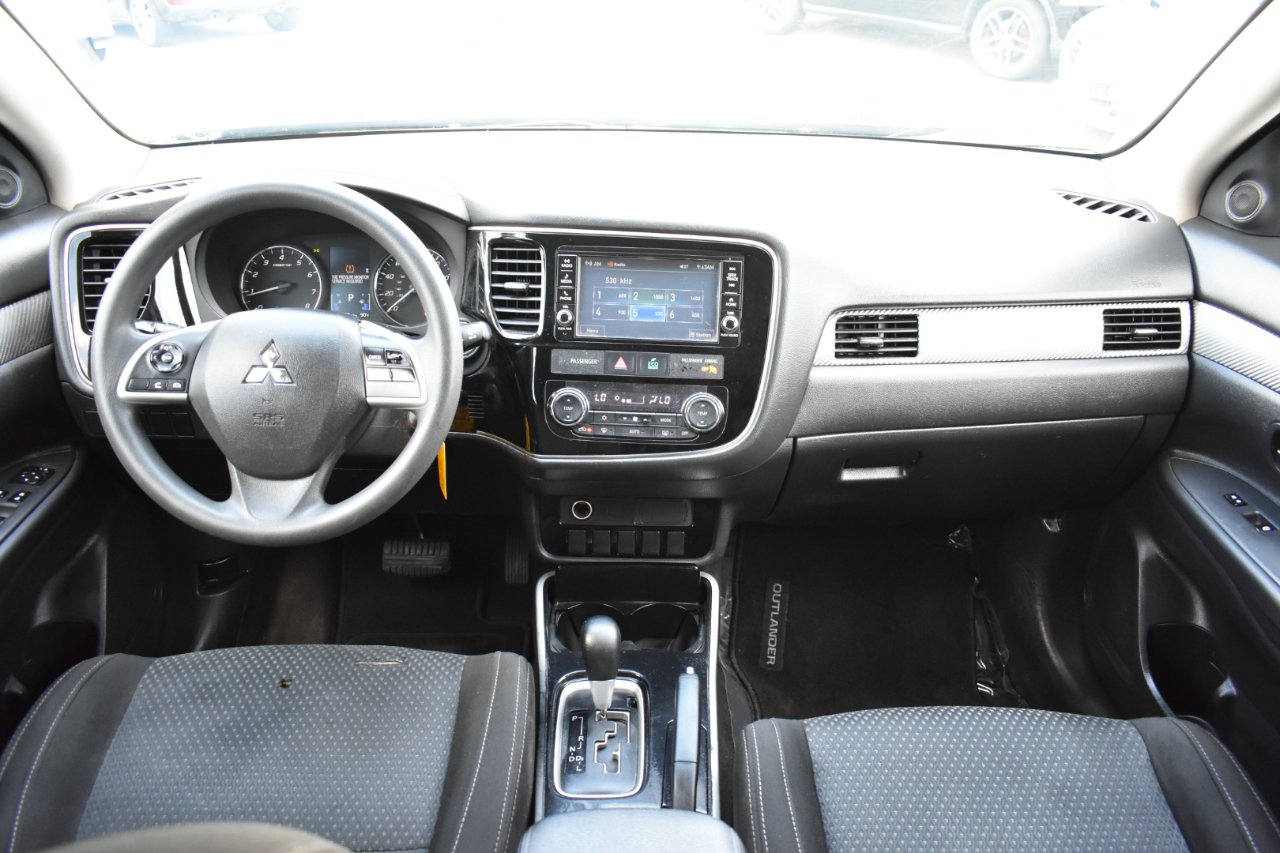 Mitsubishi Outlander ES 2WD 2018