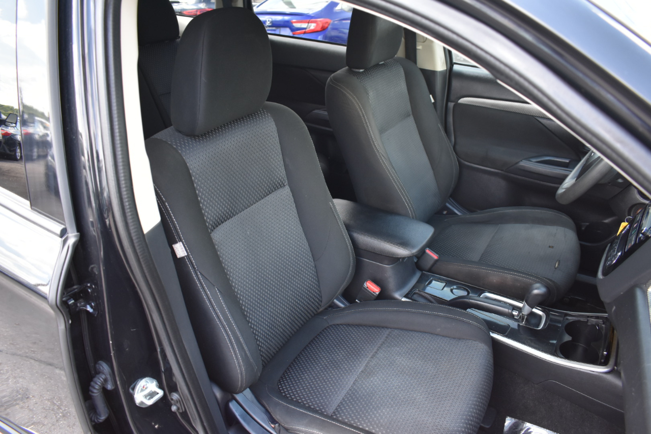 Mitsubishi Outlander ES 2WD 2018