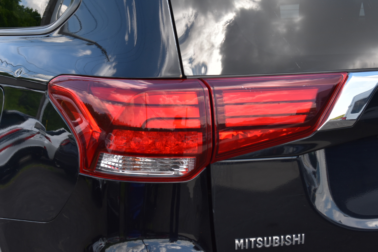 Mitsubishi Outlander ES 2WD 2018