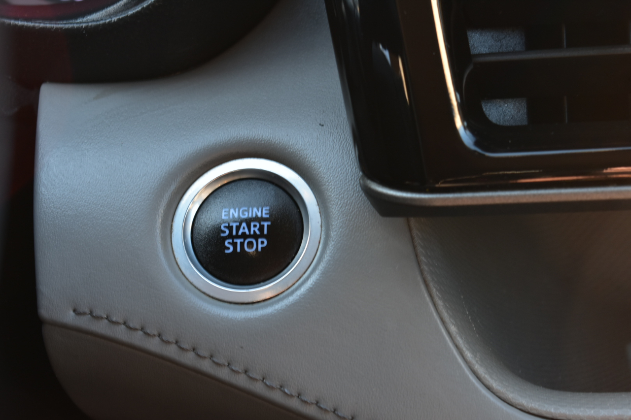 Toyota Highlander LE FWD V6 2021