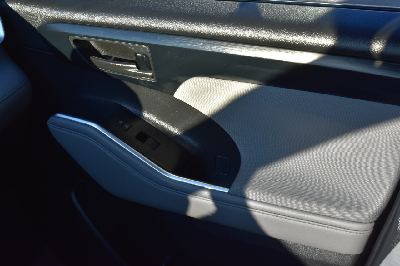 Toyota Highlander LE FWD V6 2021