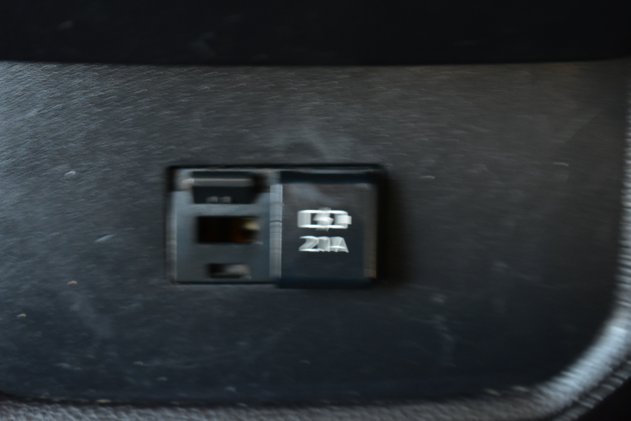 Toyota Highlander LE FWD V6 2021