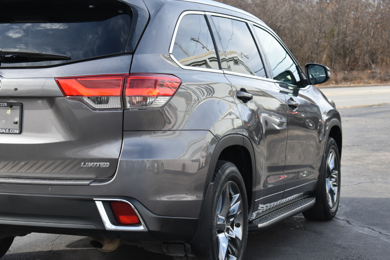 Toyota Highlander Limited FWD V6 2018