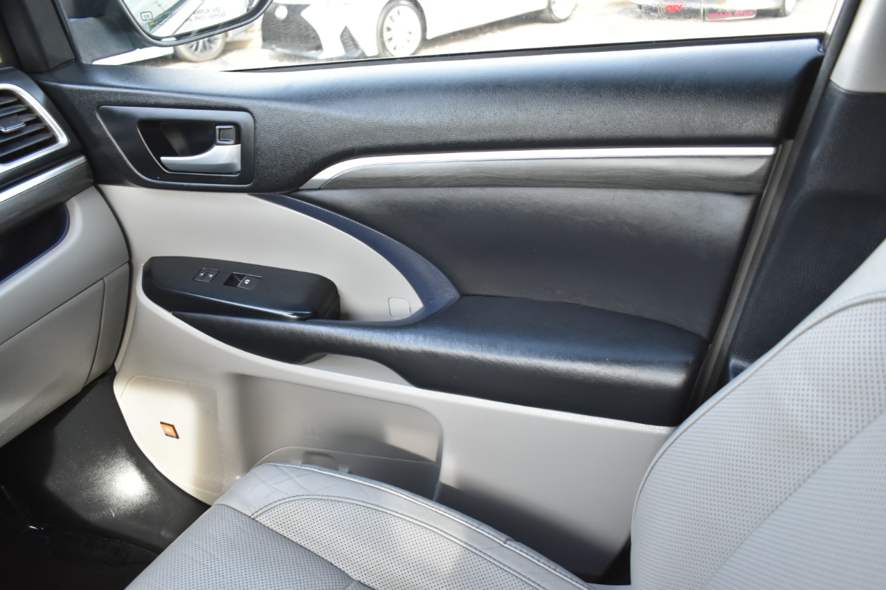 Toyota Highlander Limited FWD V6 2018