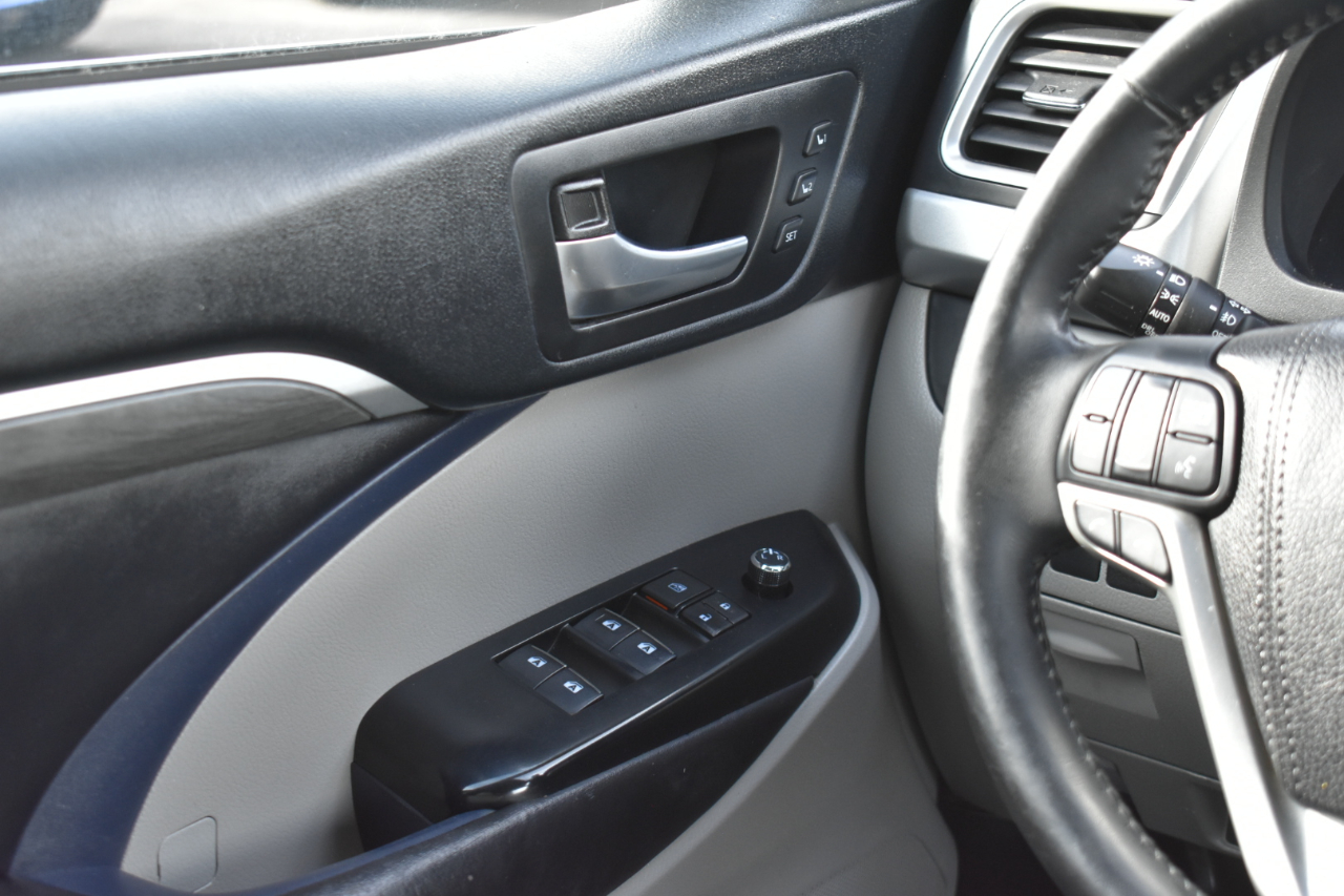 Toyota Highlander Limited FWD V6 2018