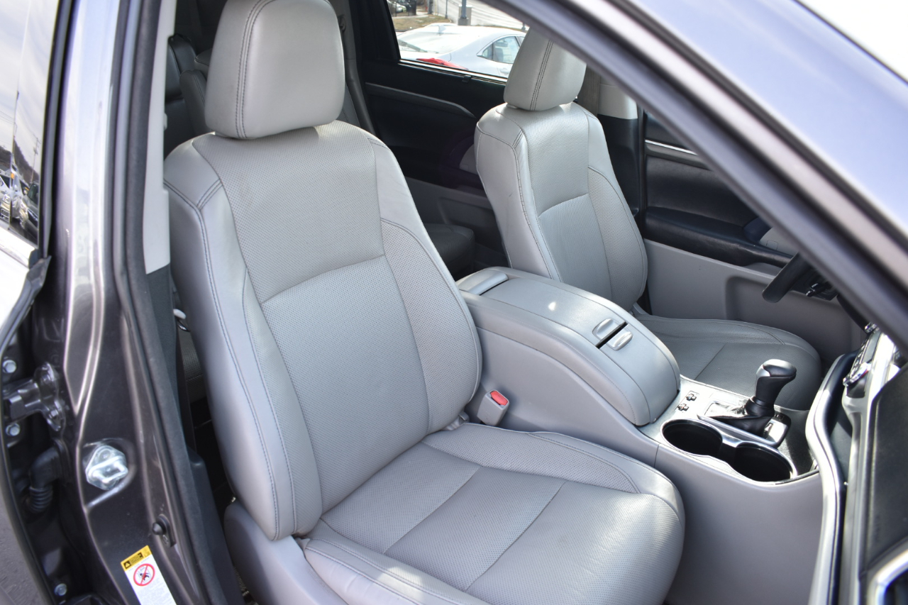 Toyota Highlander Limited FWD V6 2018