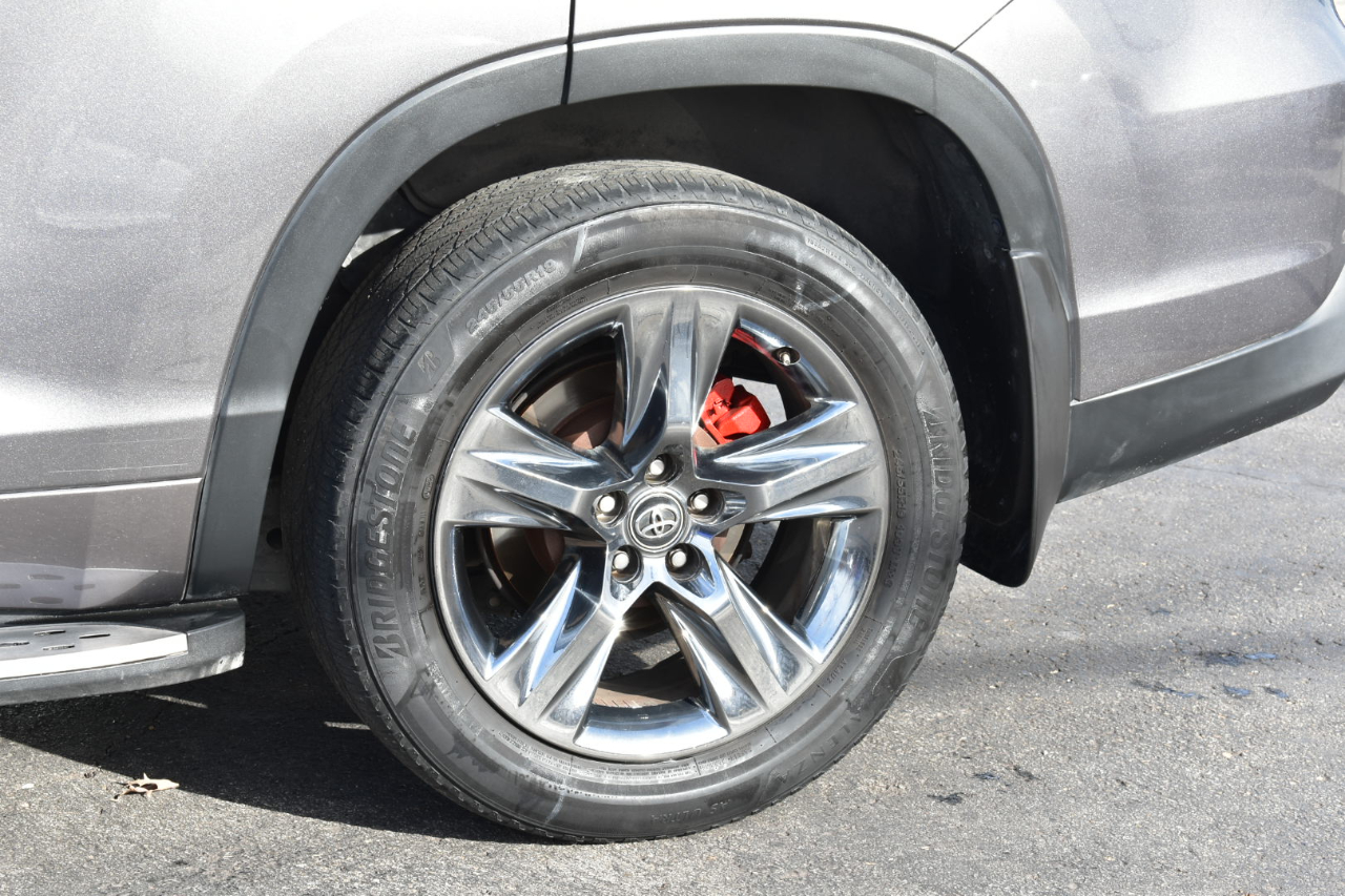 Toyota Highlander Limited FWD V6 2018