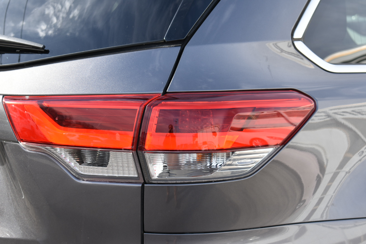 Toyota Highlander Limited FWD V6 2018