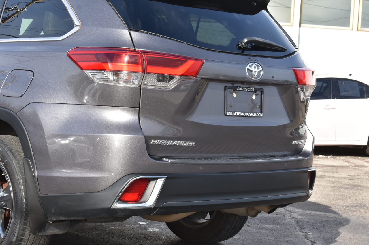 Toyota Highlander Limited FWD V6 2018