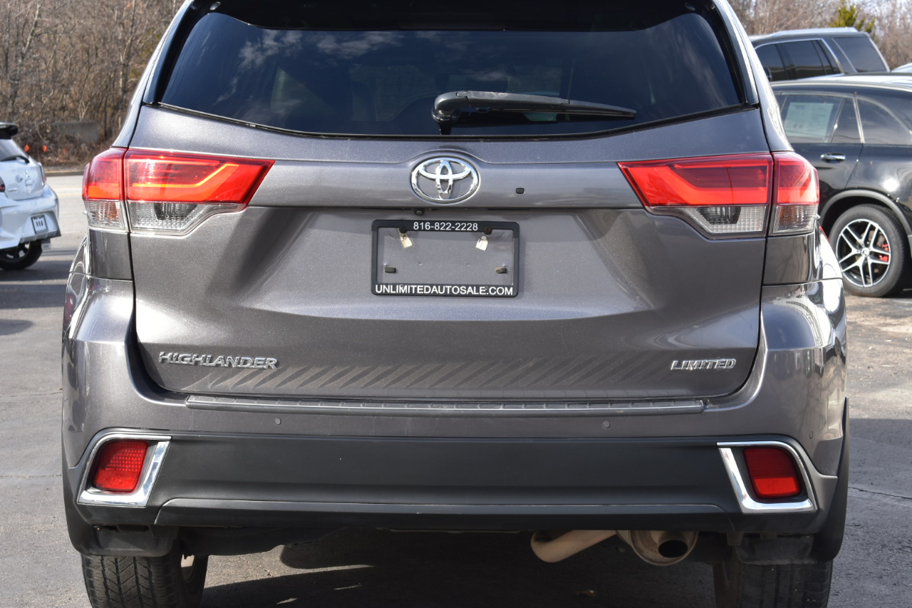 Toyota Highlander Limited FWD V6 2018
