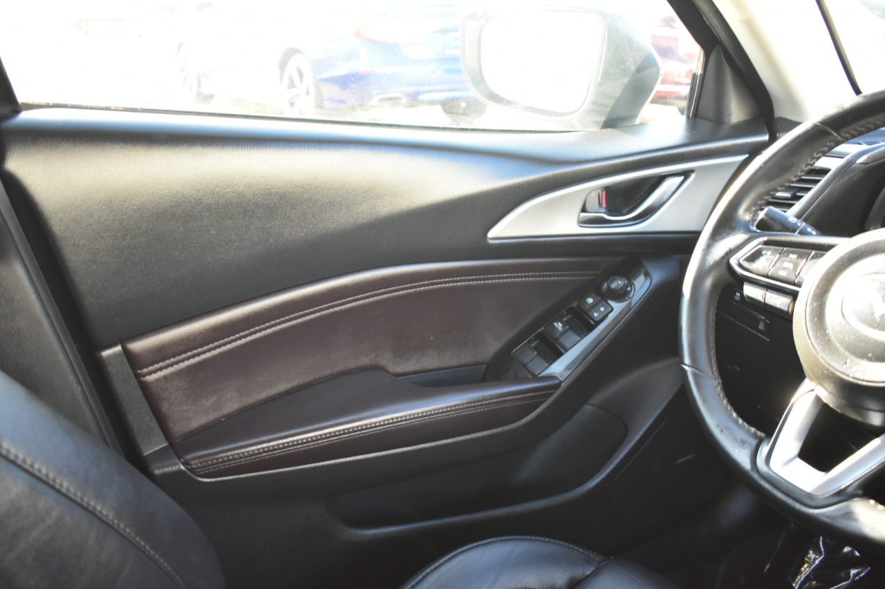 Mazda MAZDA3 s Touring AT 4-Door 2018