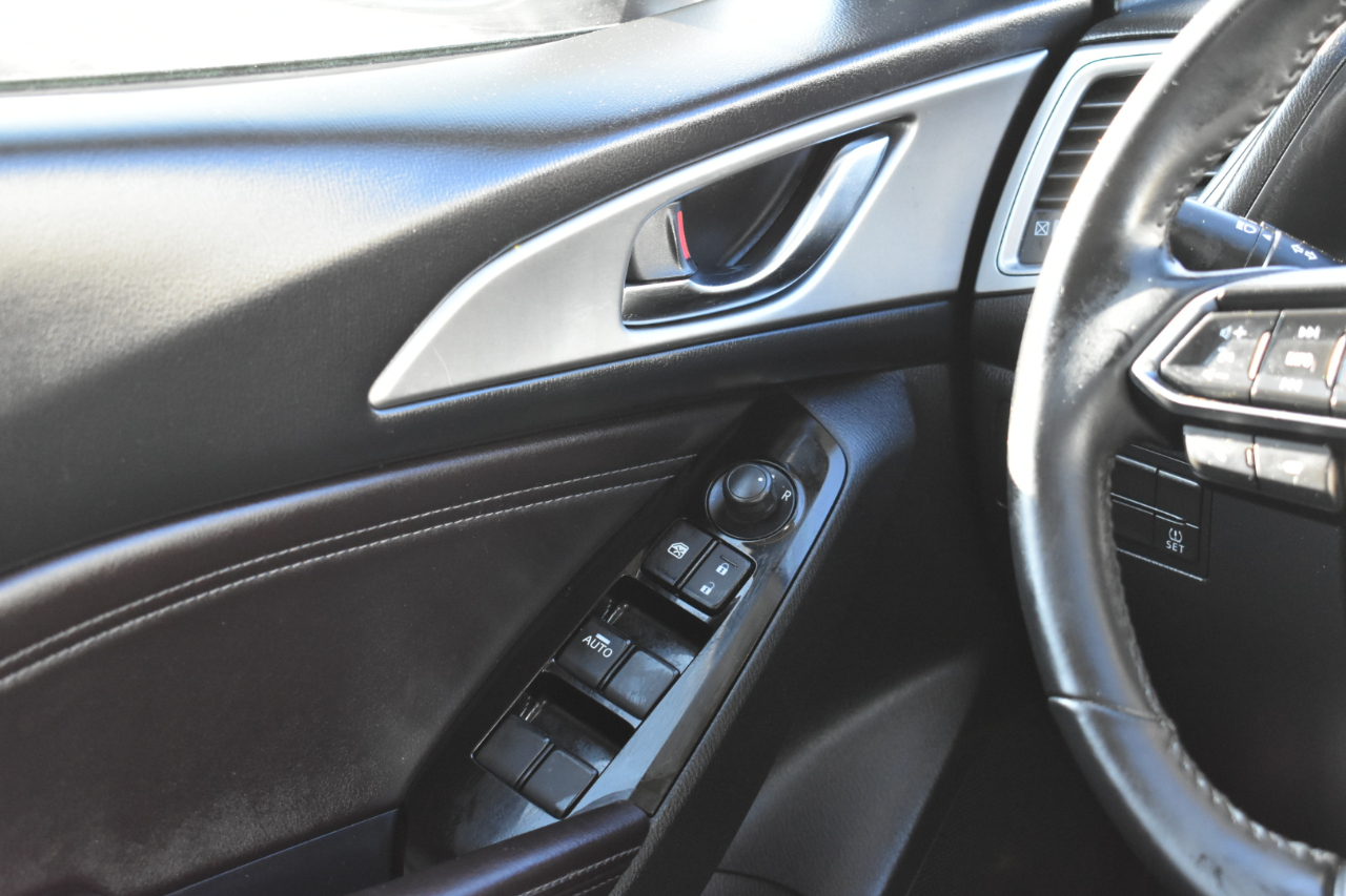 Mazda MAZDA3 s Touring AT 4-Door 2018