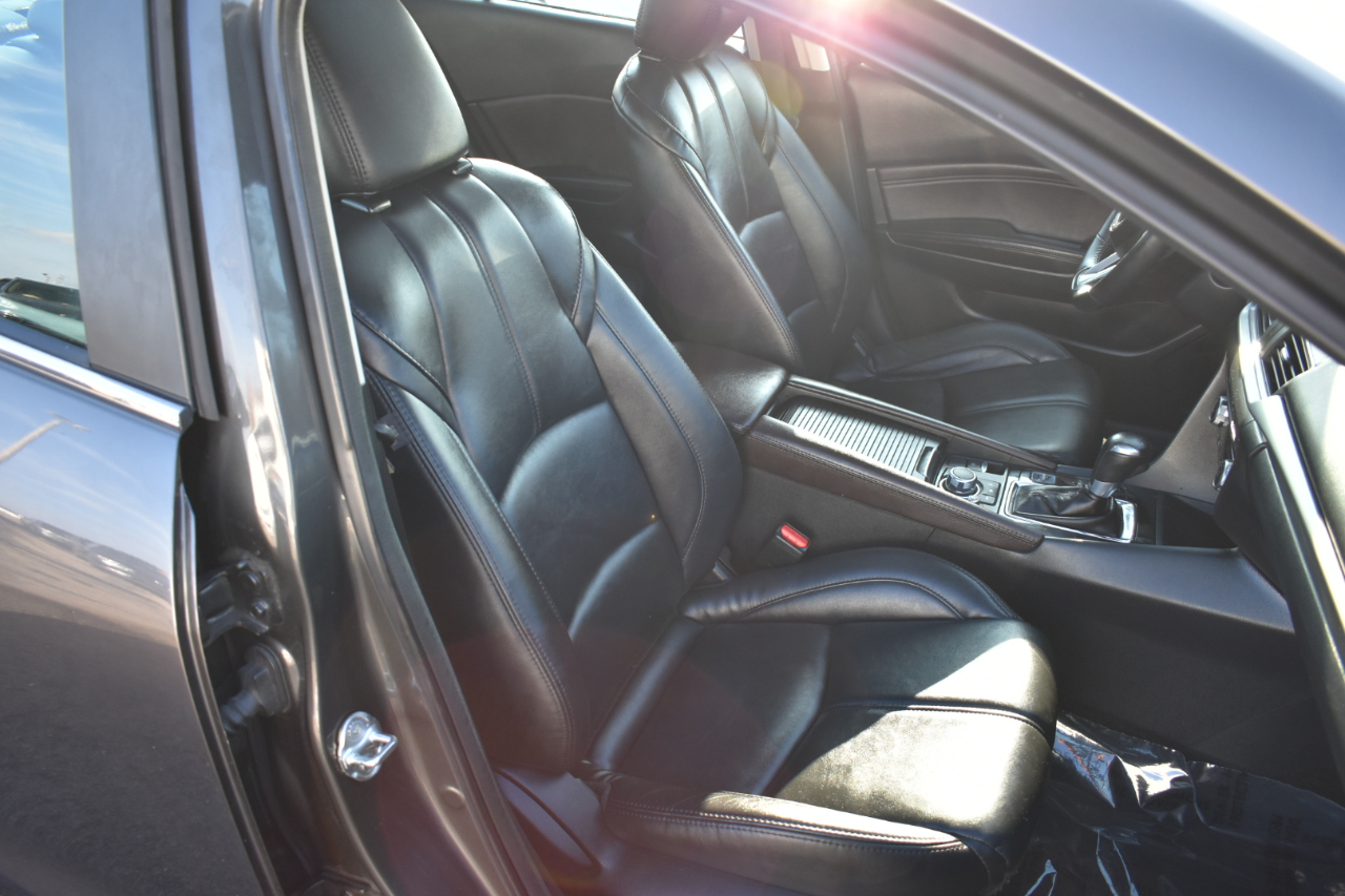 Mazda MAZDA3 s Touring AT 4-Door 2018