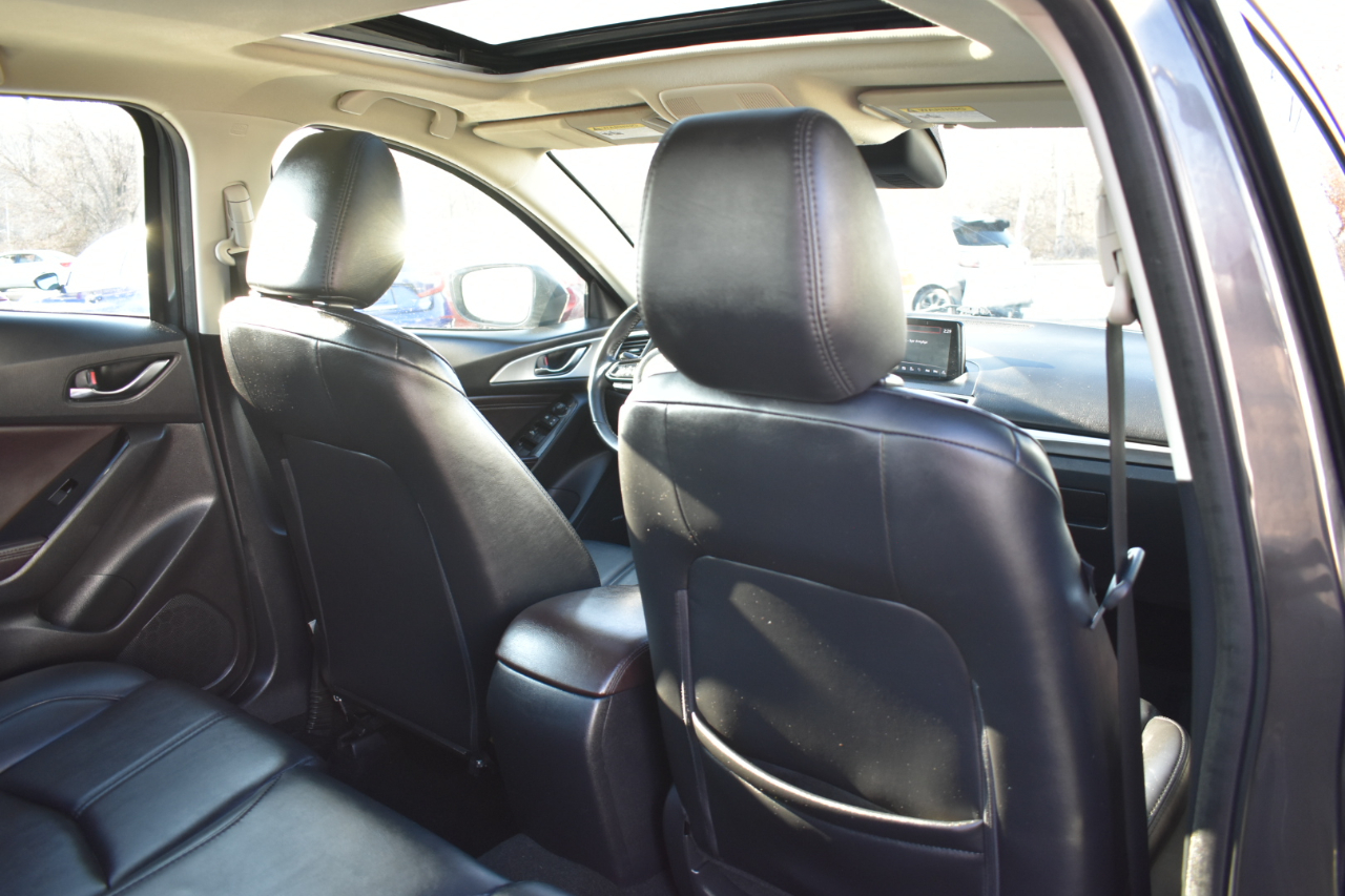 Mazda MAZDA3 s Touring AT 4-Door 2018