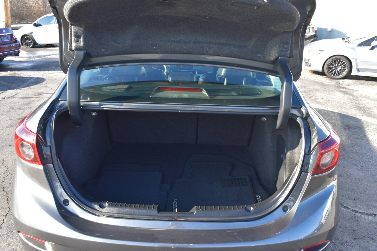 Mazda MAZDA3 s Touring AT 4-Door 2018