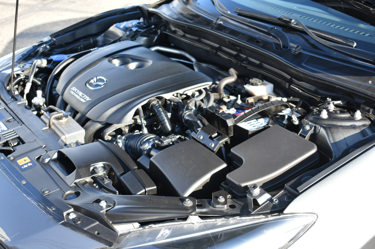 Mazda MAZDA3 s Touring AT 4-Door 2018